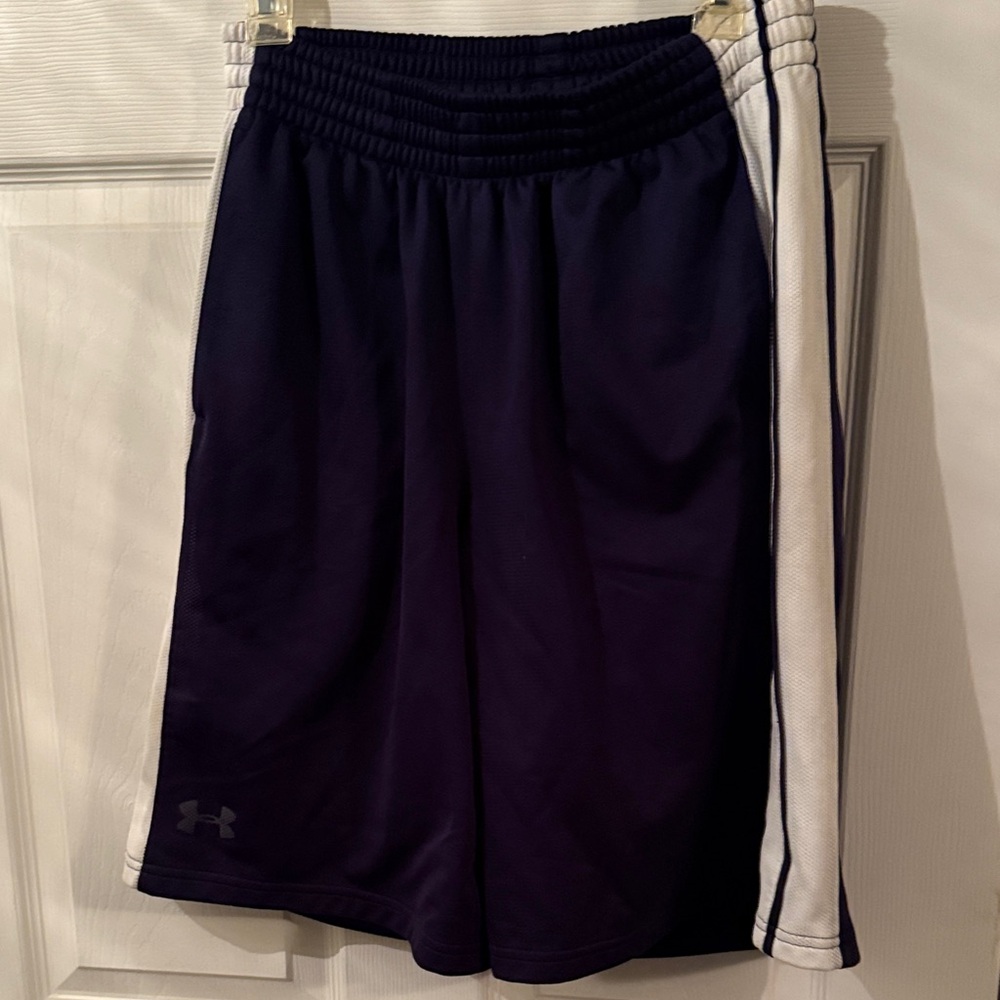 Under Armour Men's Dark Blue Athletic/ basketball Shorts with White Stripe